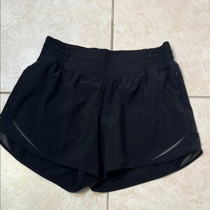 Lululemon Hotty Hot High-Rise Lined Short 4”. Size 6. Black